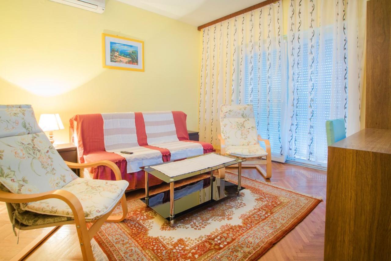 Apartments Karmelic Malinska Exterior photo